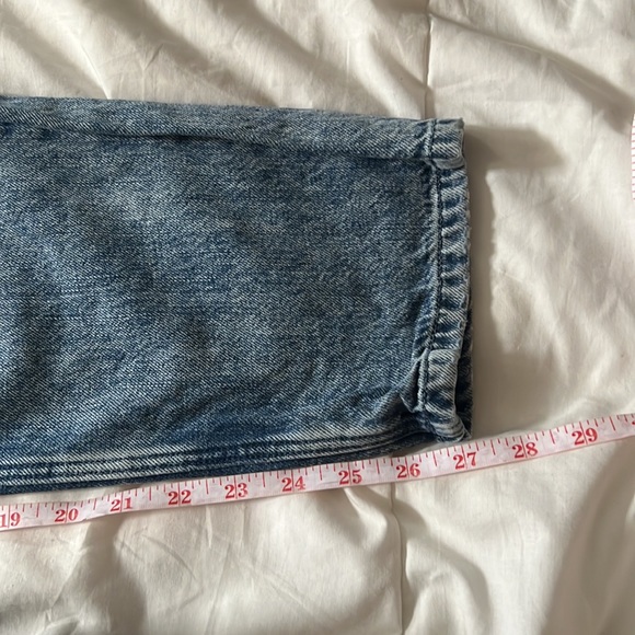 GUESS Mom Jean in Acid Wash High Rise Tapered - Picture 9 of 12